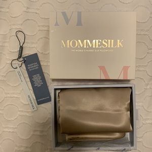 NWT Silk Pillowcase